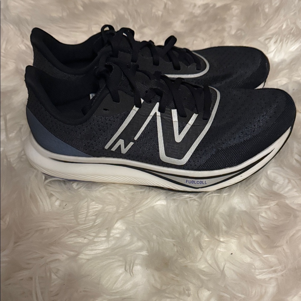New Balance FuelCell Rebel v3